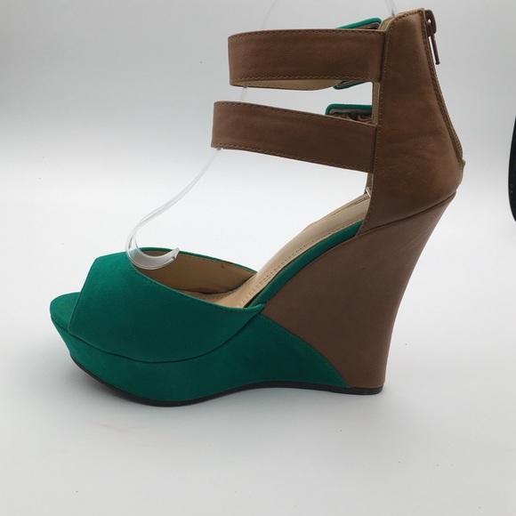 BERTINNI Suede Platform Sandals - Picture 3 of 8